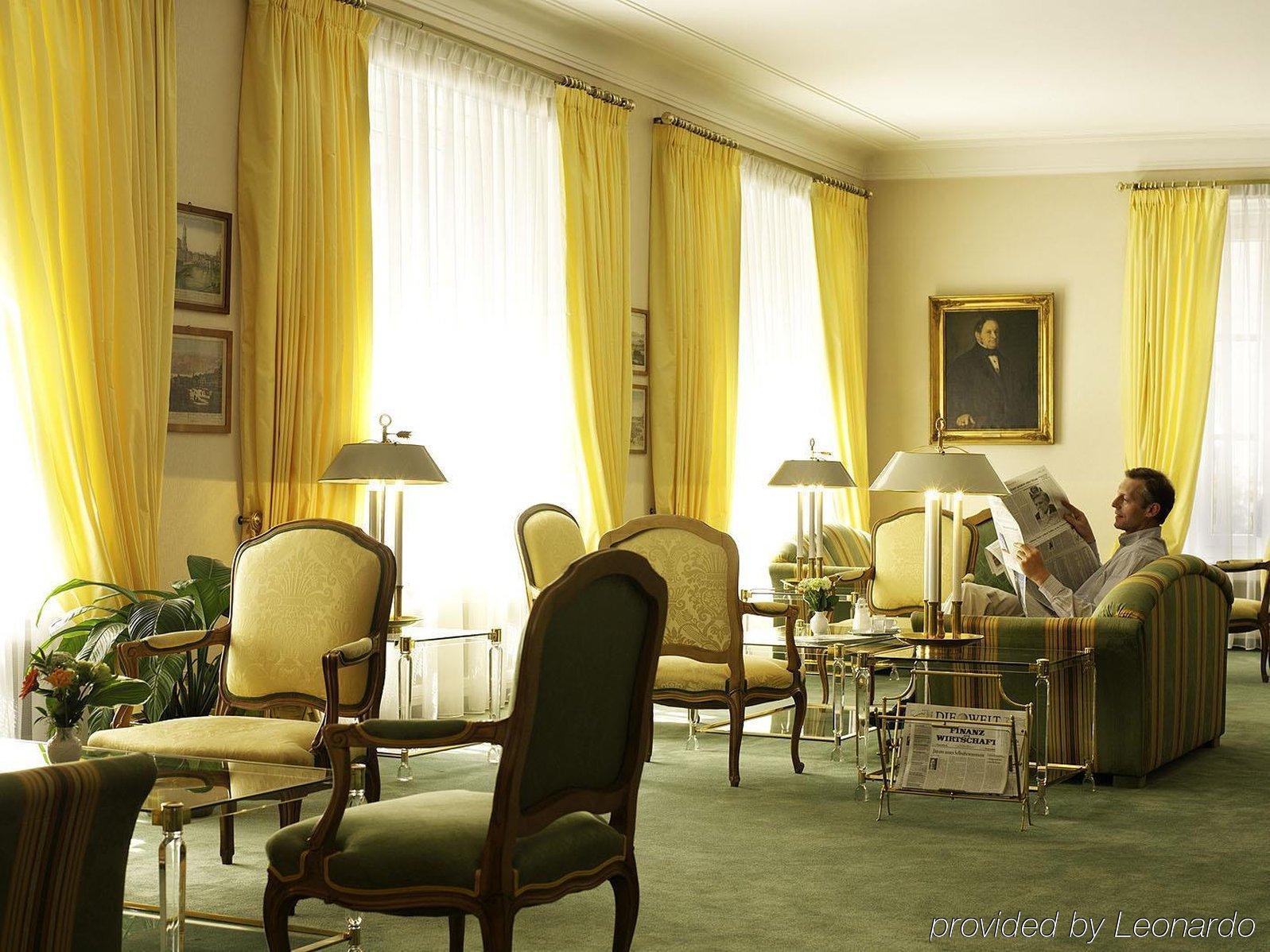 ホテル バイエリッシャー ホフ リンダウ インテリア 写真 The lobby