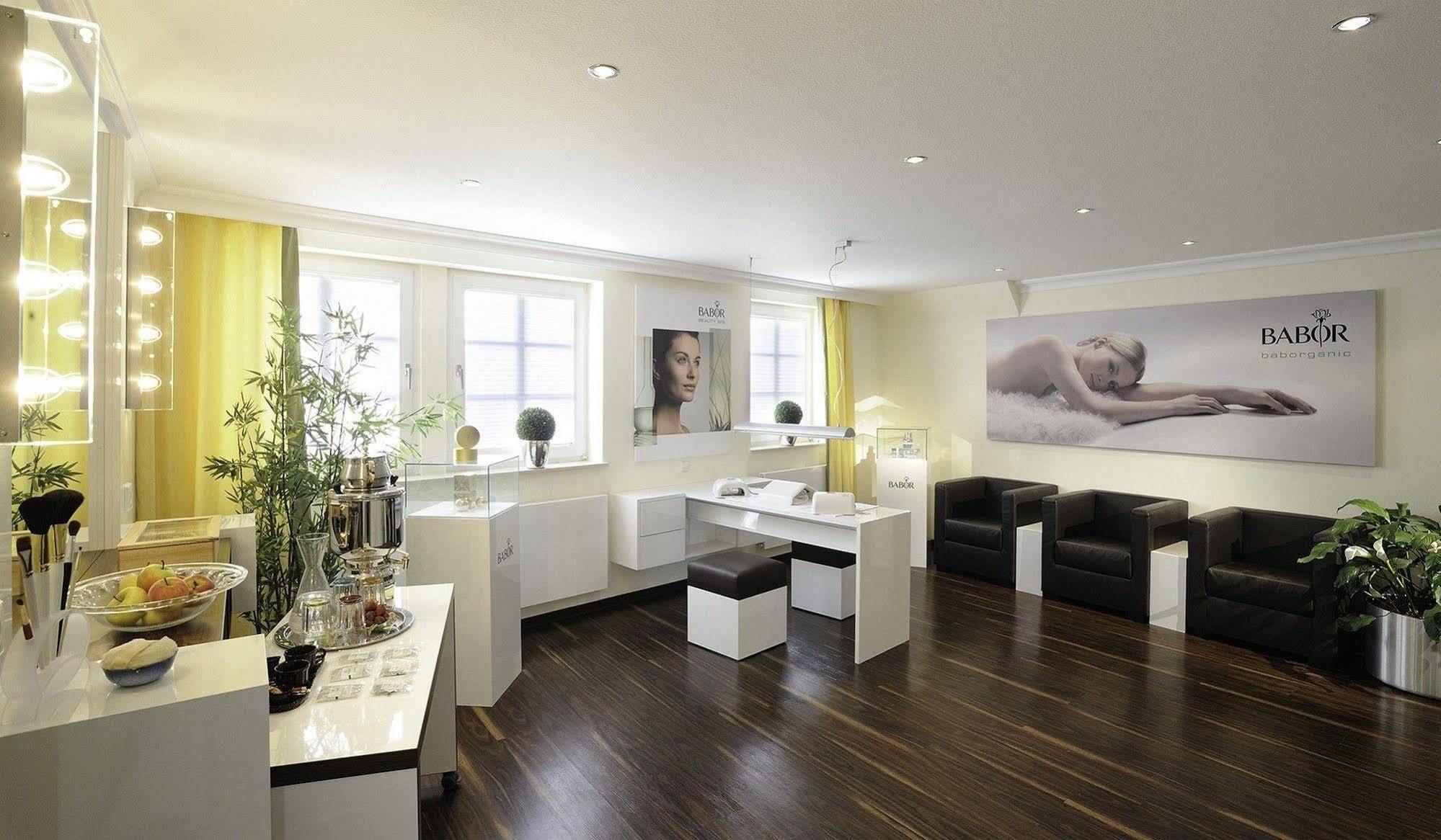 ホテル バイエリッシャー ホフ リンダウ エクステリア 写真 A medical spa in Germany